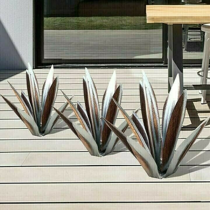 Anti-Rust Metal Tequila Agave Plant Silver / 10.6’
